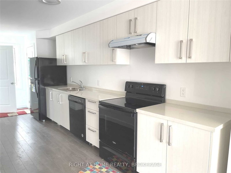 351 Chaffey St, Welland, L3B 0K5 | Image 2