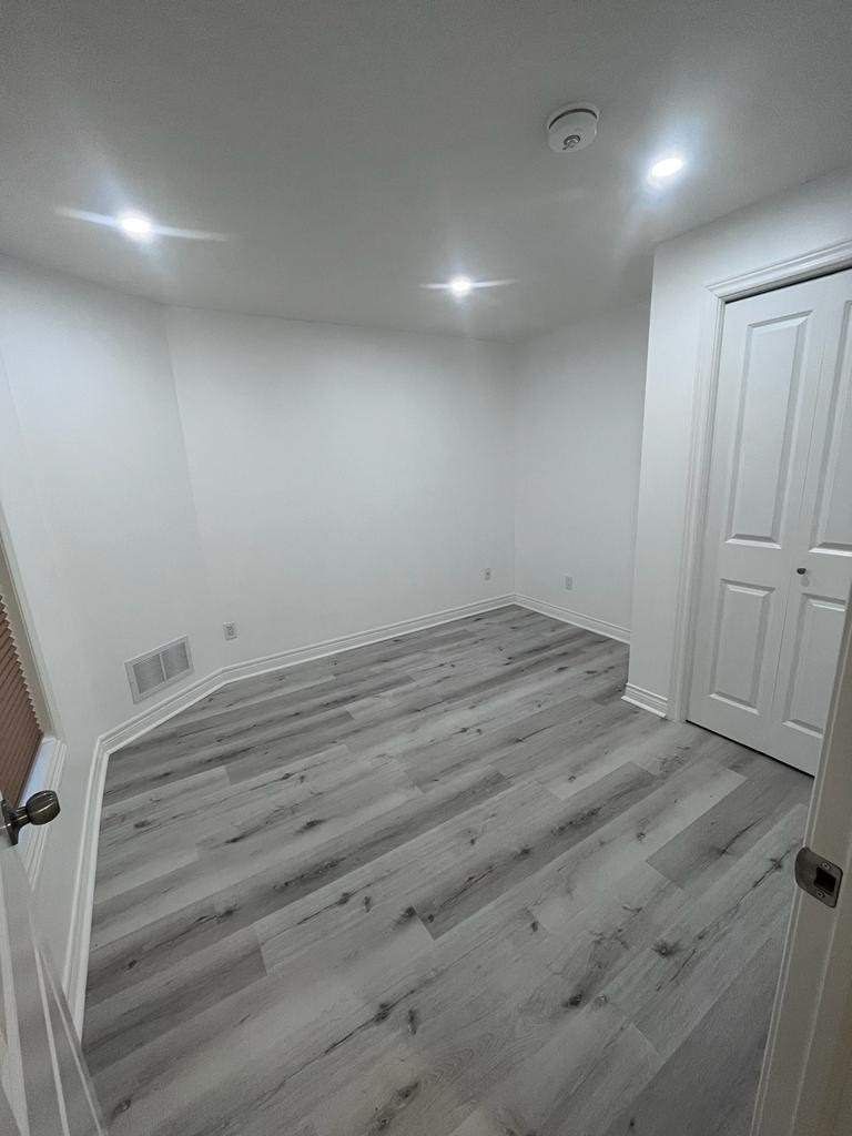 Bsmt - 584 Pinery Tr, Waterloo, N2V 2Y3 | Image 3