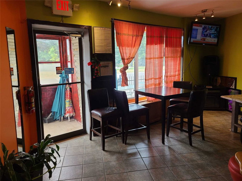 1472 King St E, Kitchener, N2G2N8 | Image 3