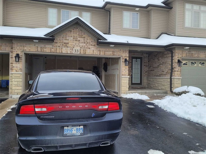 33 - 441 Stonehenge Dr, Hamilton, L9K 0B1 | Image 2