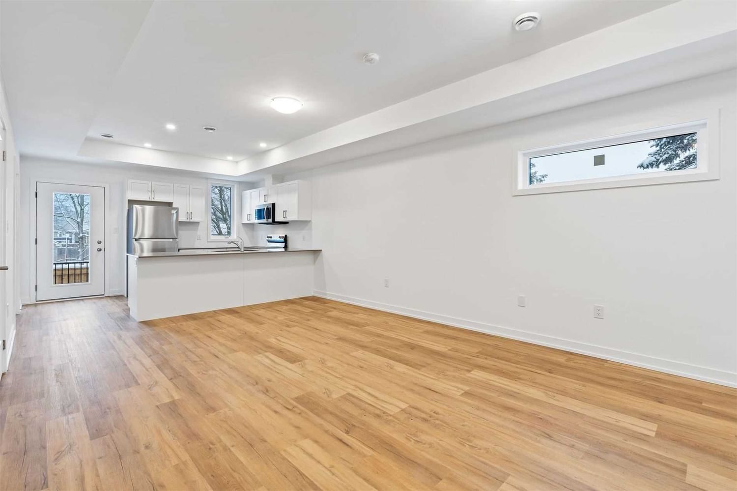 Listing Image 3