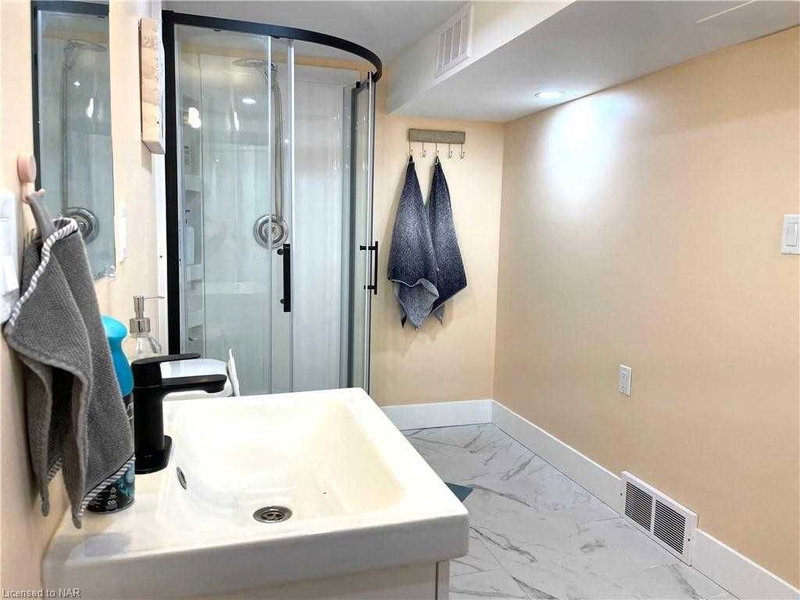 Bsmt - 5291 Stamford St, Niagara Falls, L2E 1N2 | Image 3