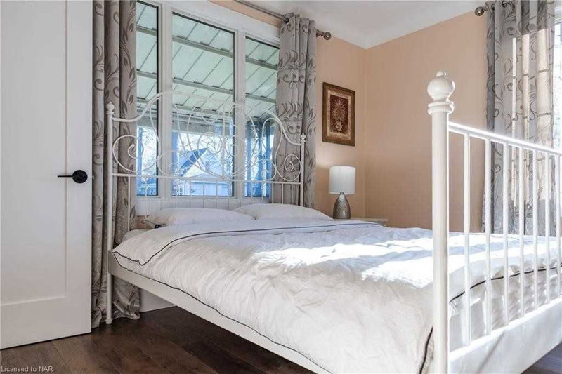 Main - 5291 Stamford St, Niagara Falls, L2E 1N2 | Image 2