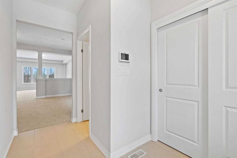 Upper - 9302 White Oak Ave, Niagara Falls, L2G 0E9 | Image 3