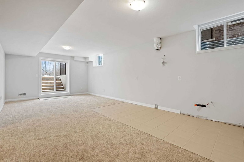 Lower - 9302 White Oak Ave, Niagara Falls, L2G 0E9 | Image 3