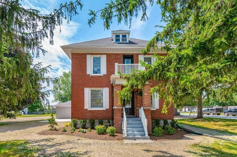 131 Elora St N, Minto, N0G 1Z0 | Image 2