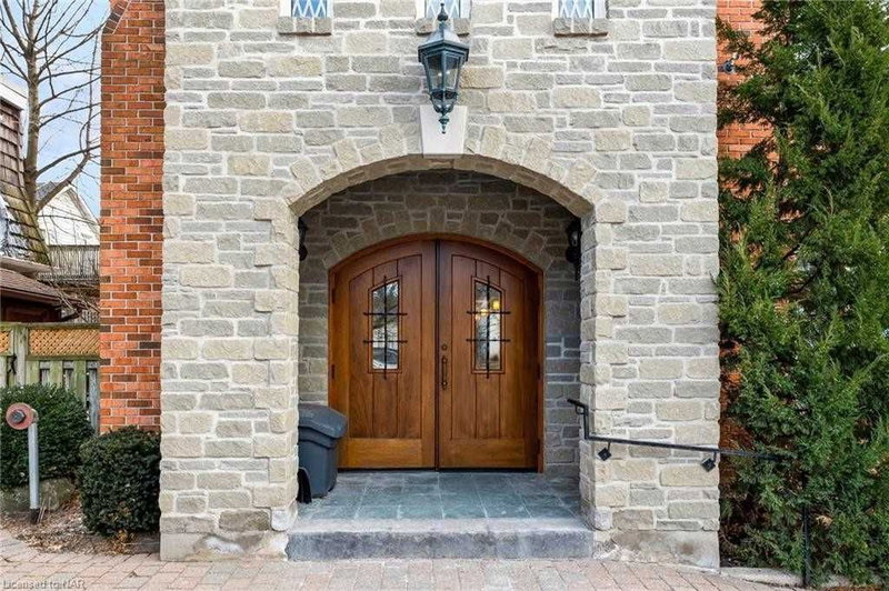 303 - 55 Main St, St. Catharines, L2N 4T8 | Image 2