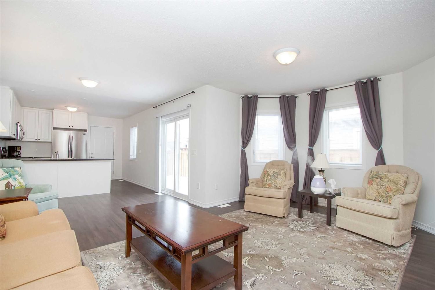 Listing Image 7