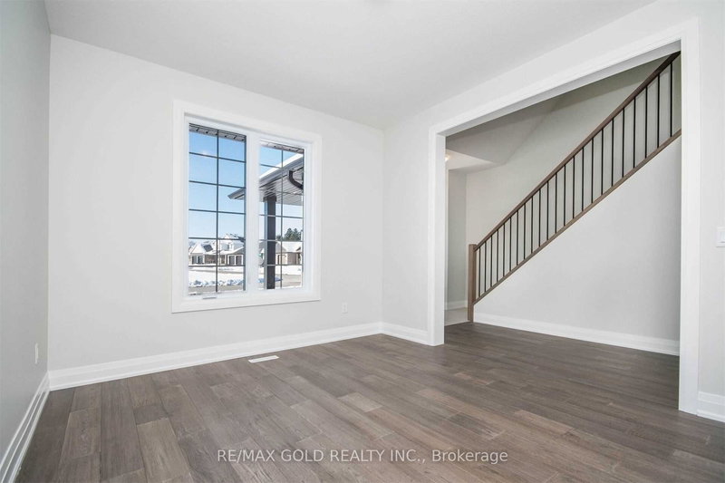 2047 Lockwood Cres, Strathroy-Caradoc, N0L 1W0 | Image 2