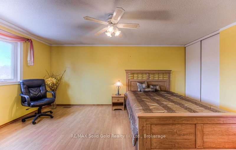 10 Ristau Cres, Kitchener, N2E 3A8 | Image 2