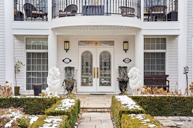 235 WELLINGTON Street