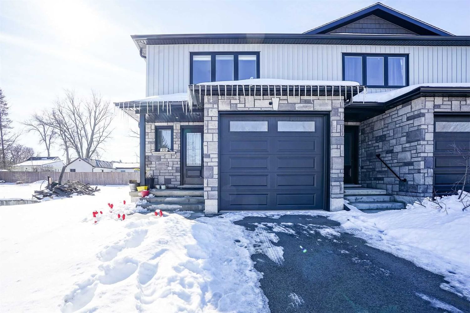 Townhouse sold at 550 Derby Street, Minto, Palmerston, N0G 2P0 - MLS: X5905661