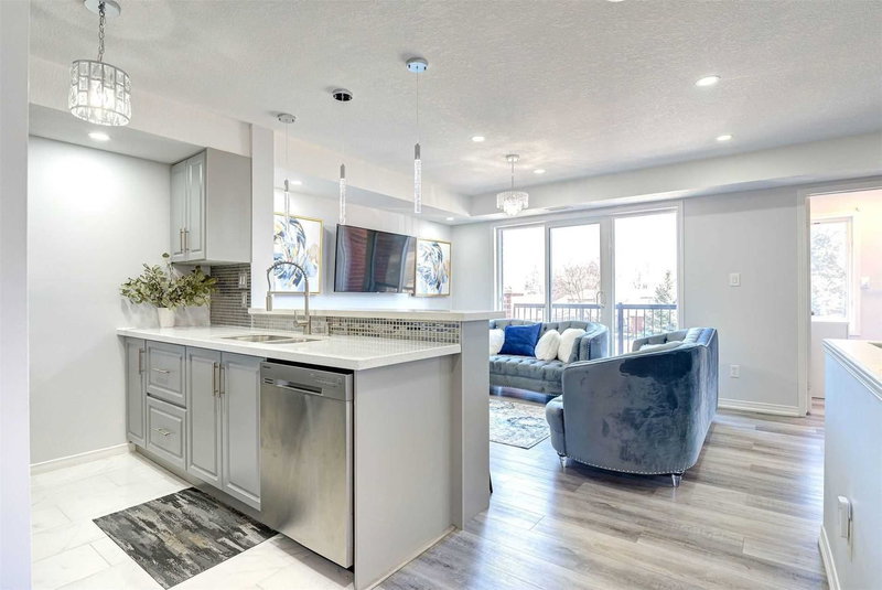 4D - 45 Cedarhill Cres, Kitchener, N2E 0A2 | Image 3