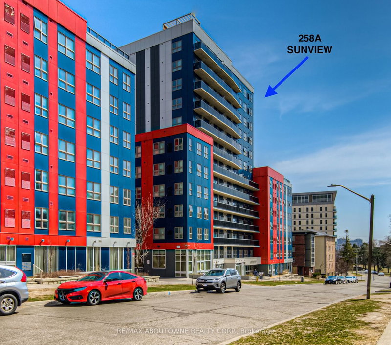 163 - 258A Sunview St, Waterloo, N2L 3V9 | Image 2