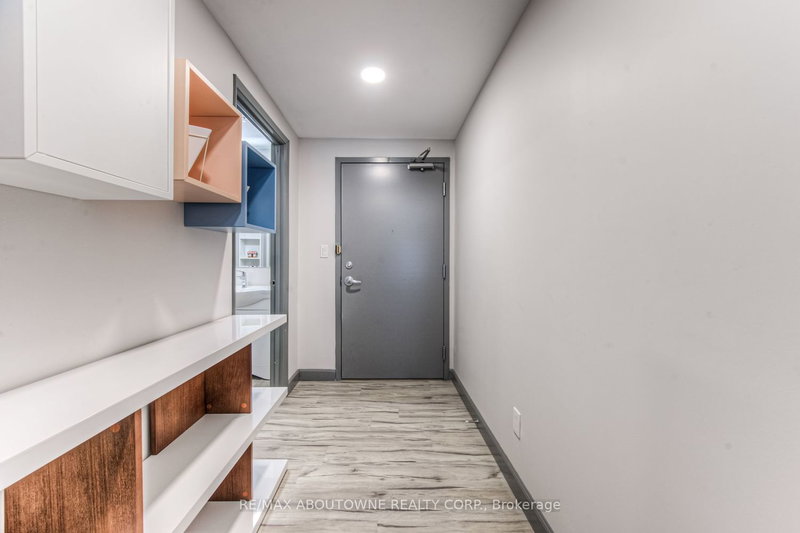 163 - 258A Sunview St, Waterloo, N2L 3V9 | Image 3