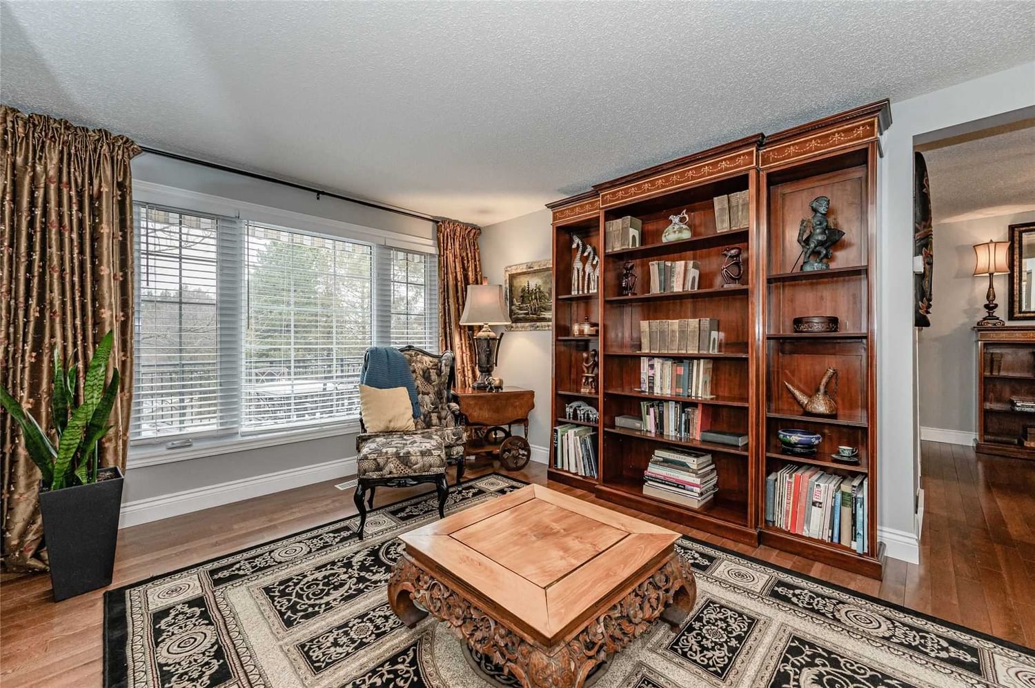 Listing Image 7