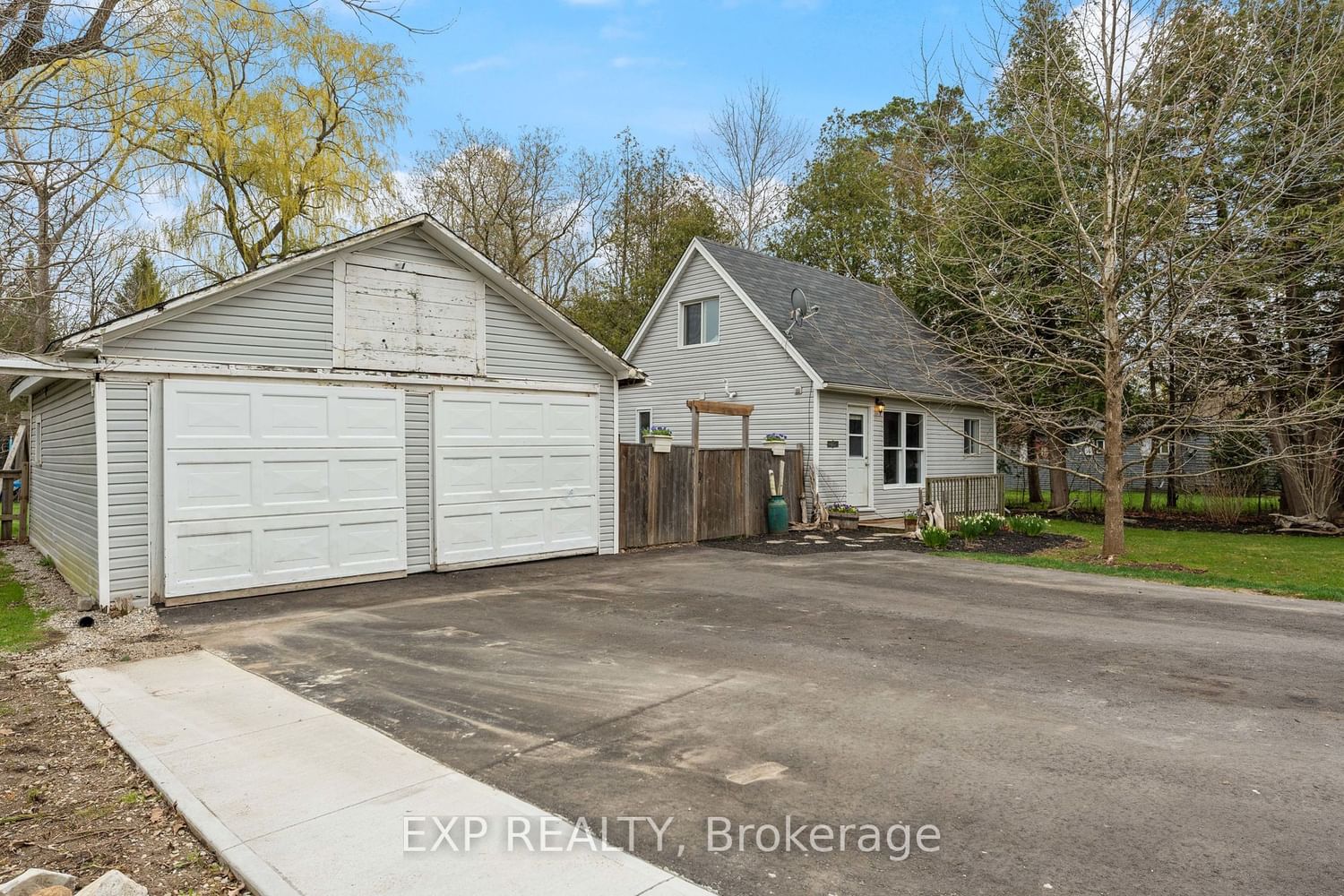 Listing Image 7