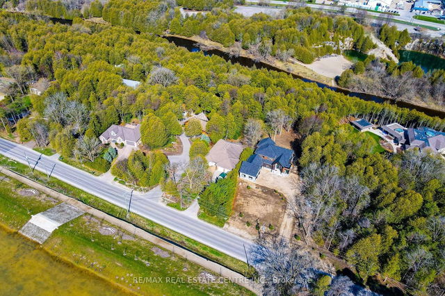 194 South River Road