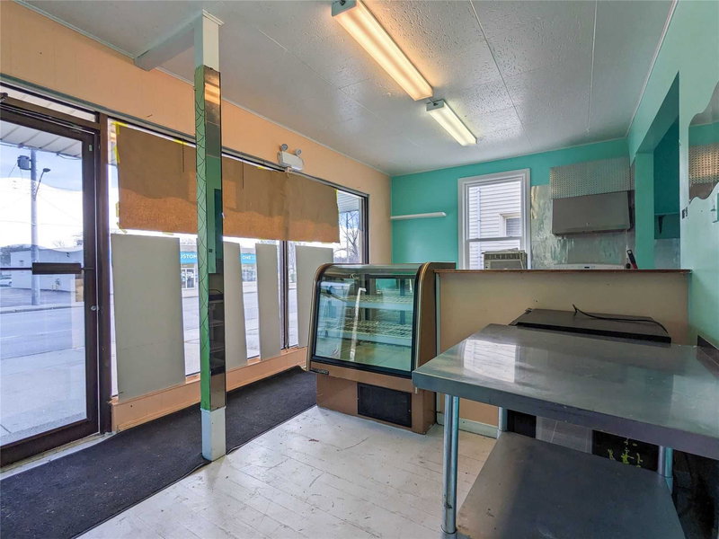 537 Christina St N, Sarnia, N7T 5W5 | Image 3