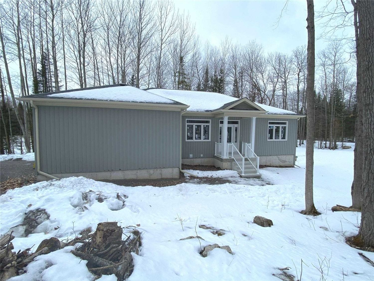 Detached House sold at 2739 County Rd. 48 Road, Kawartha Lakes, Ontario, K0M1K0 - Coboconk - MLS: X5925563
