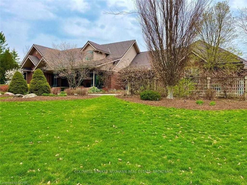 18 Fox Run Dr, Puslinch, N0B 2J0 | Image 2