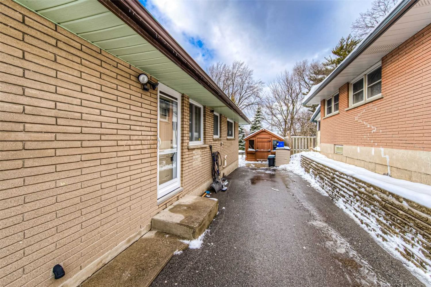 Listing Image 3
