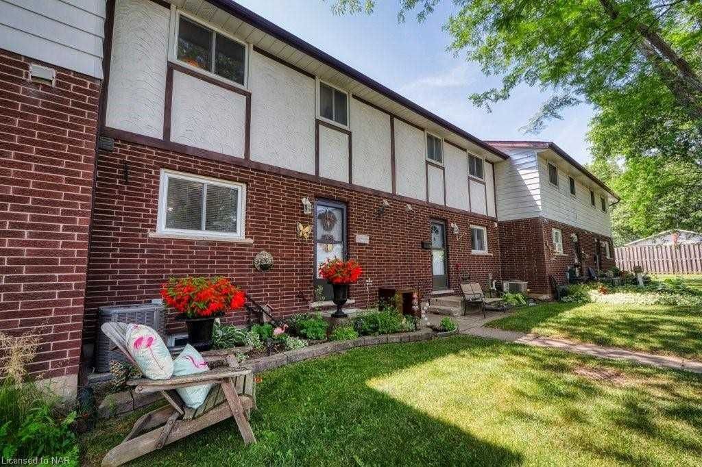 Townhouse sold at 10-3322 Addison Avenue, Niagara Falls, L2J 3L1 - MLS: X5940799