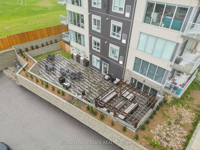 413 - 16 Markle Cres, Hamilton, L9G 0H4 | Image 2