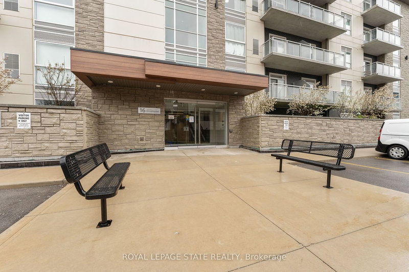 413 - 16 Markle Cres, Hamilton, L9G 0H4 | Image 3
