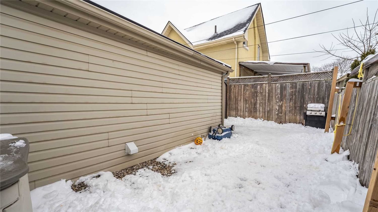 Listing Image 7