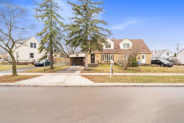 11 Oriole Crescent