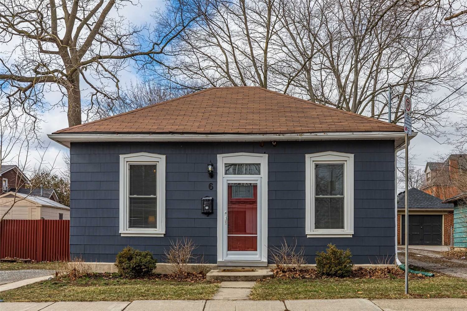 Detached House sold at 6 Elgin Street, Hamilton, Ontario, L9H 2V8 - Cootes Paradise - MLS: X5951239