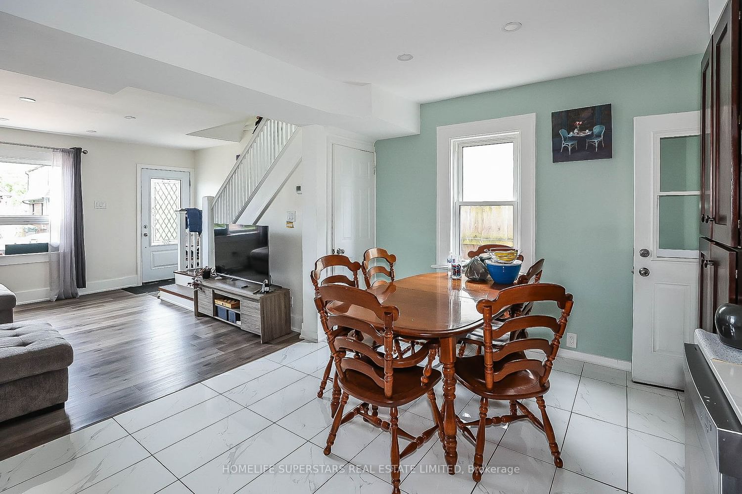 Listing Image 7