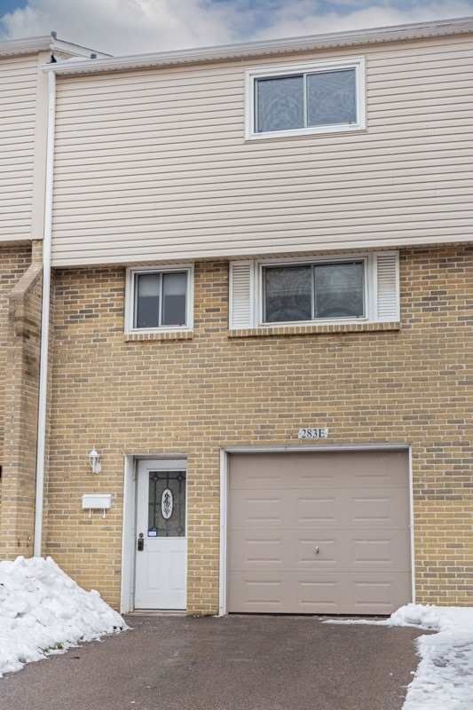 Townhouse sold at 283 Stanley Avenue, Brantford, N3S 7K2 - MLS: X5959863