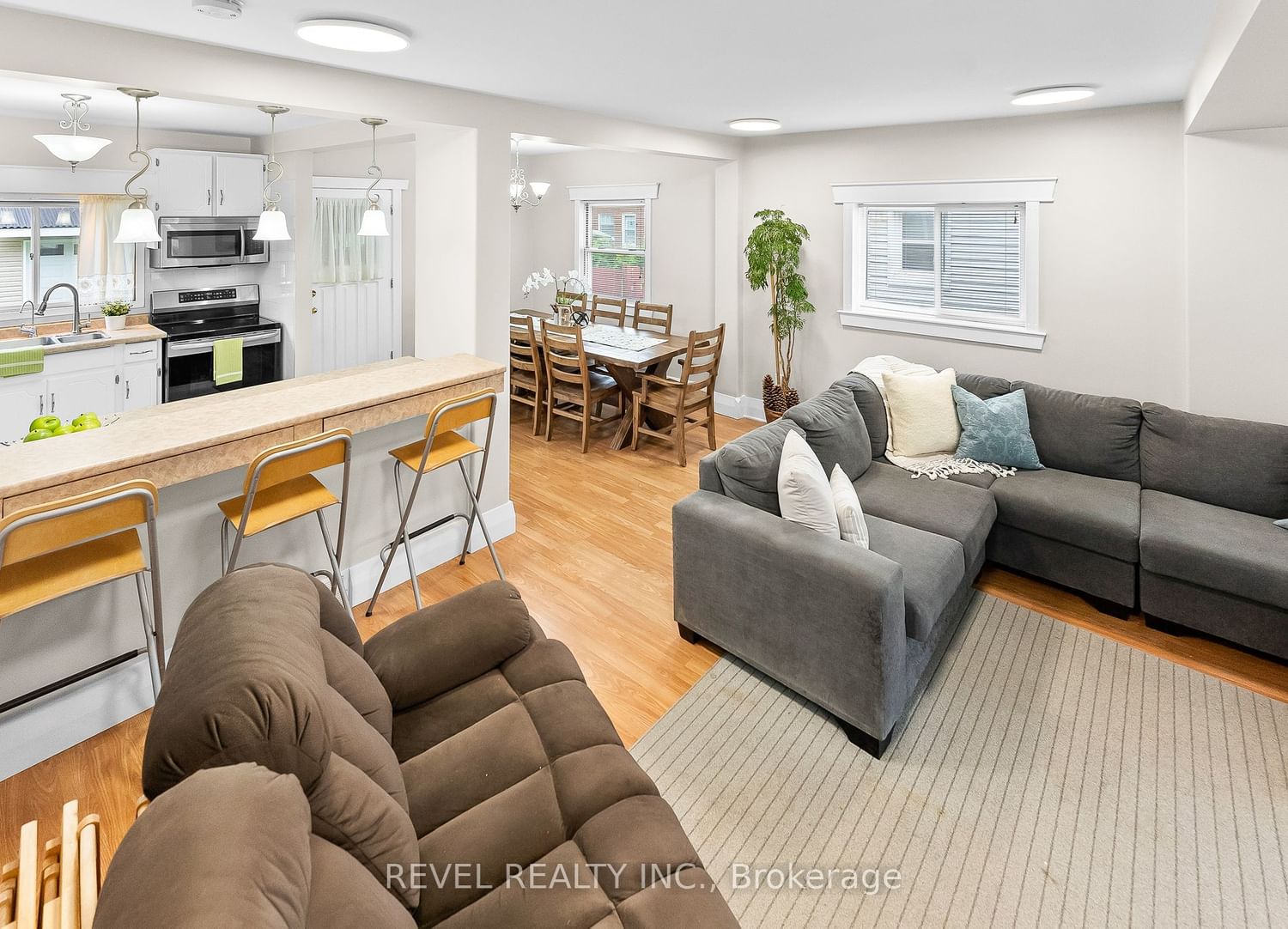 Listing Image 19