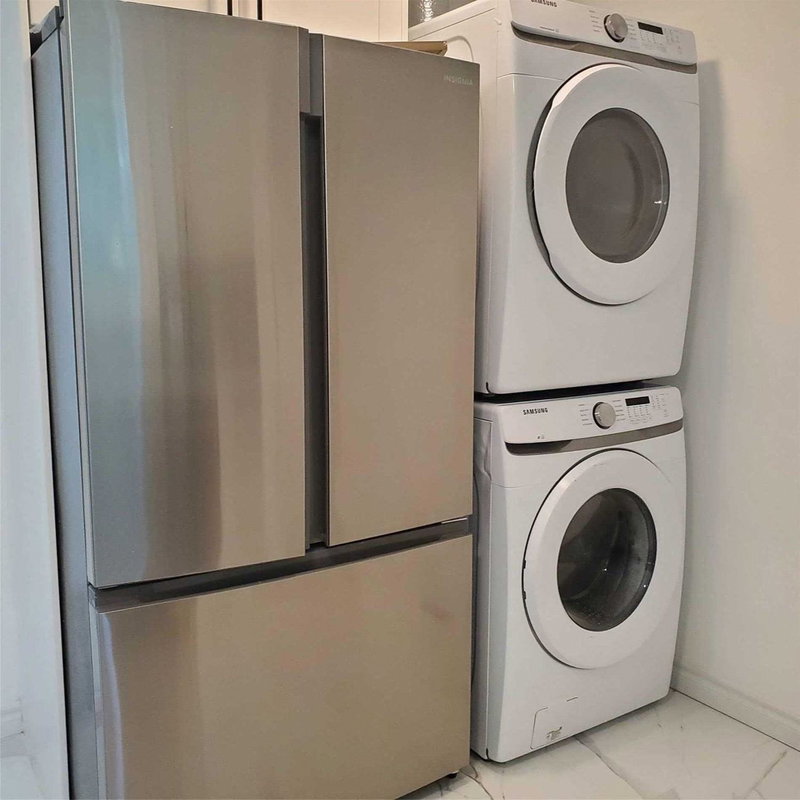 406 Tamarack Dr, Waterloo, N2L 4G6 | Image 3