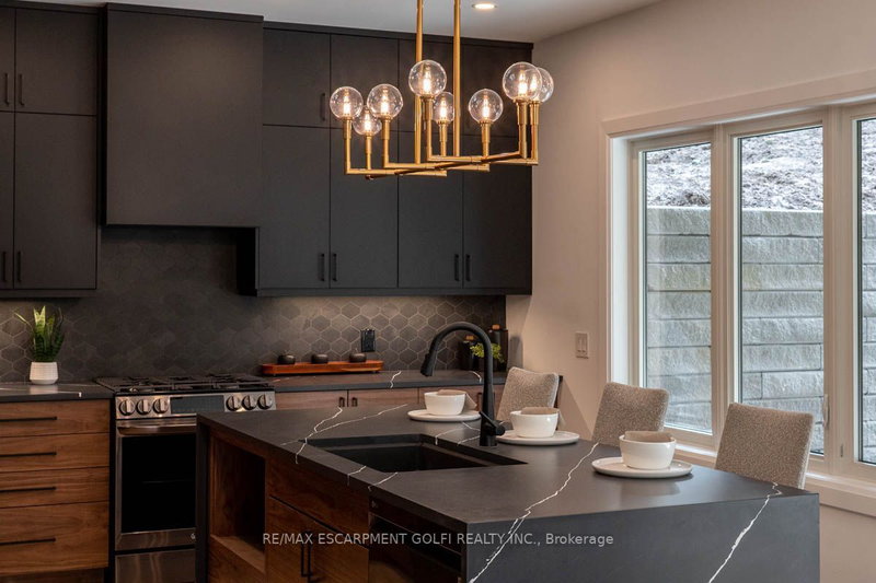 119 Welland Vale Rd, St. Catharines, L2S 3Y2 | Image 2