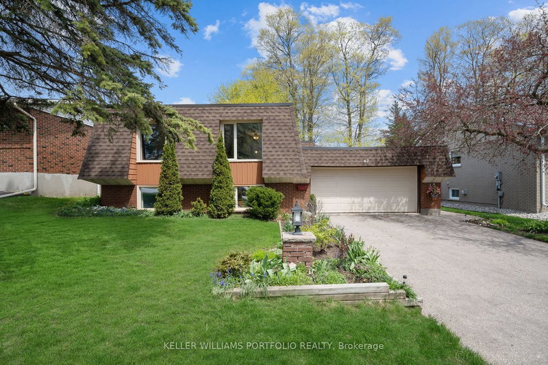 42 Culpepper Dr, Waterloo, N2L 5L1 | Image 2