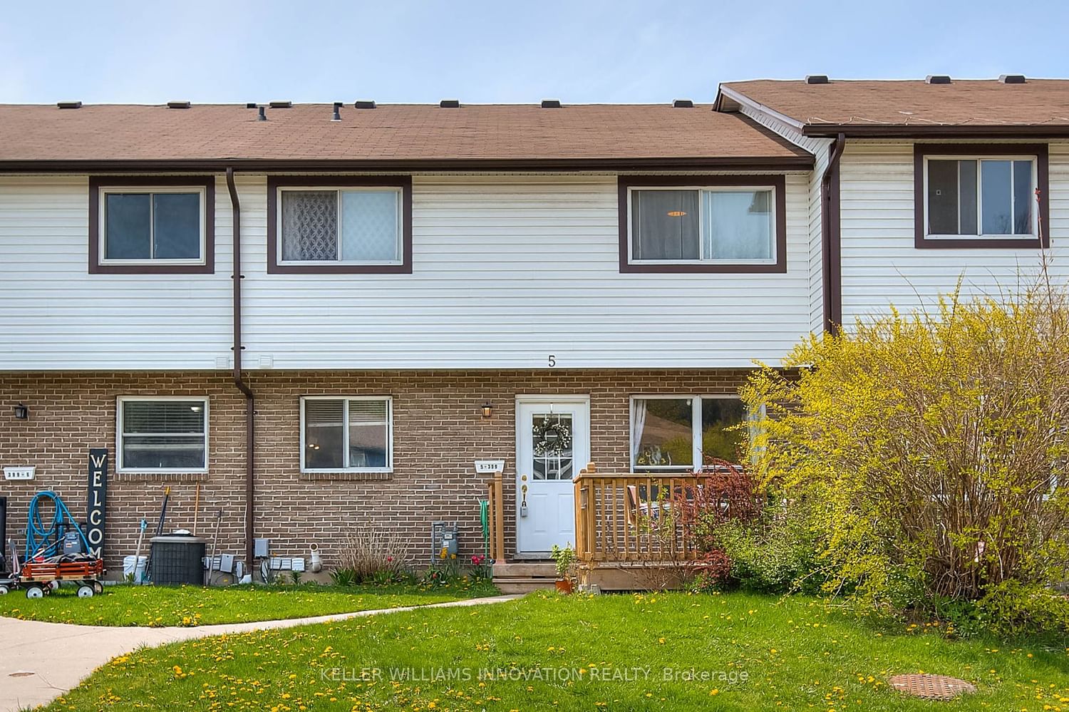 Townhouse sold at 5-399 Pioneer Drive, Kitchener, N2P 1L8 - MLS: X5968616