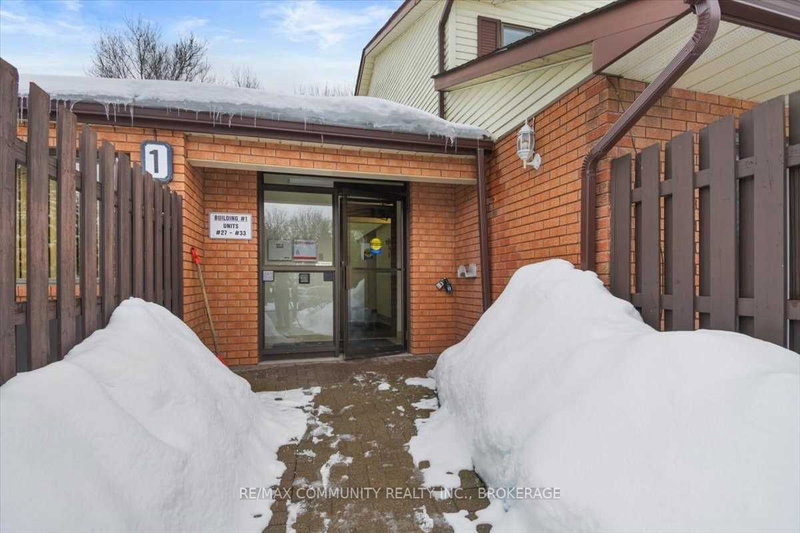 32 - 36 Champlain Cres, Peterborough, K9L 1T1 | Image 3