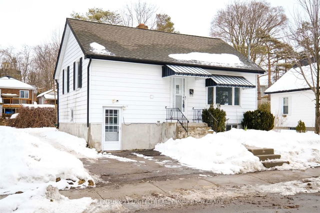 612 Centre Street