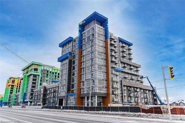 1011 - 450 Dundas Street