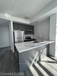 1011 - 450 Dundas Street
