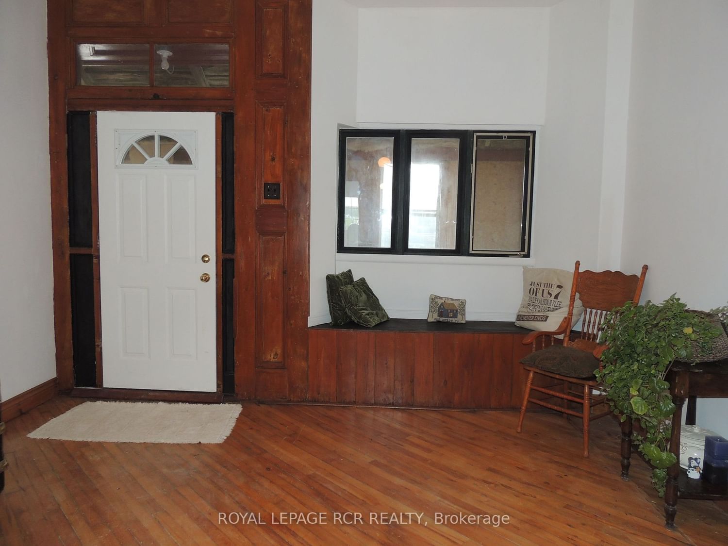 Listing Image 4