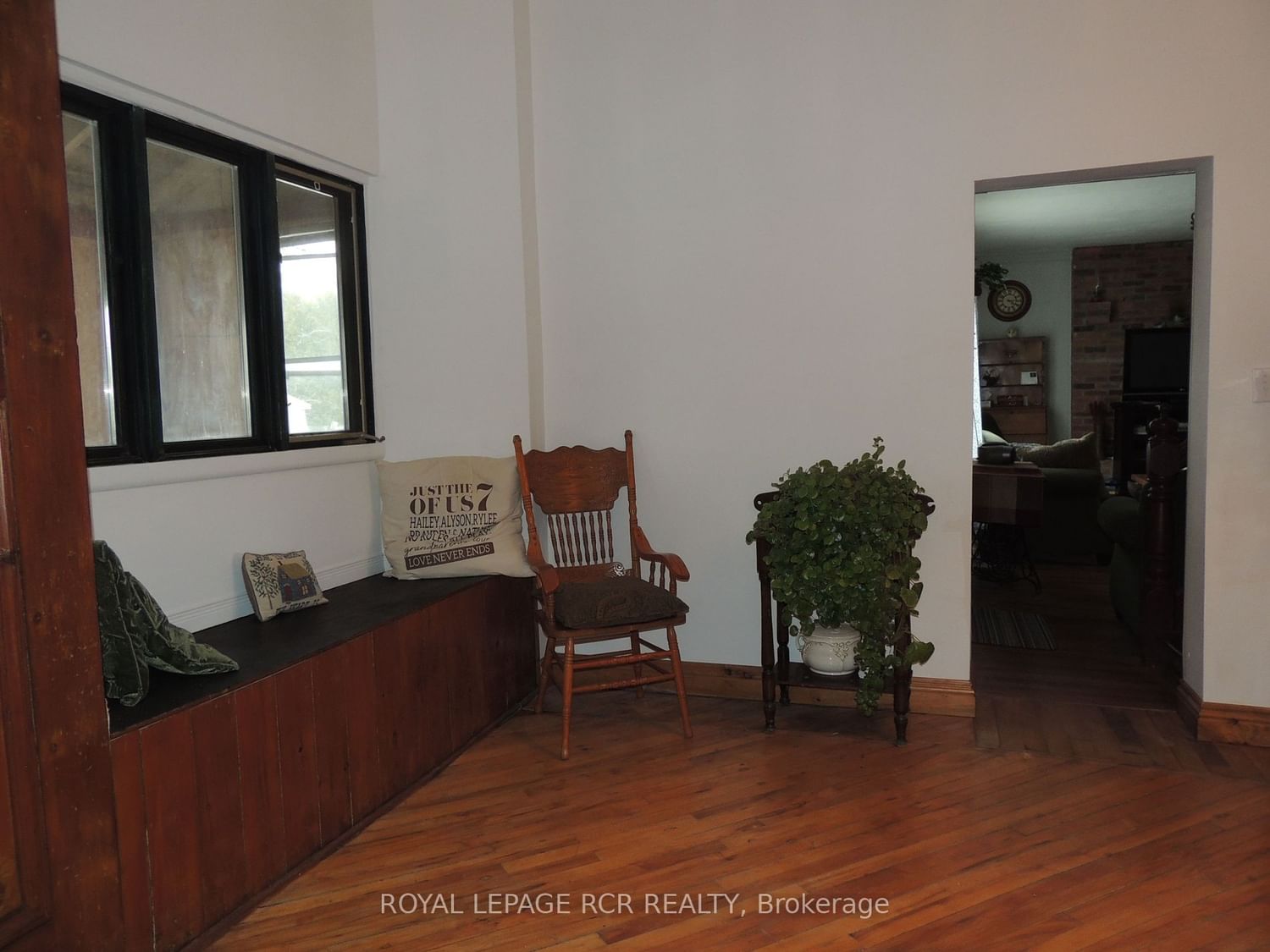 Listing Image 5