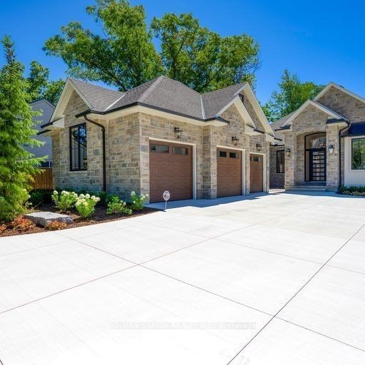 1251 Lakeshore Road