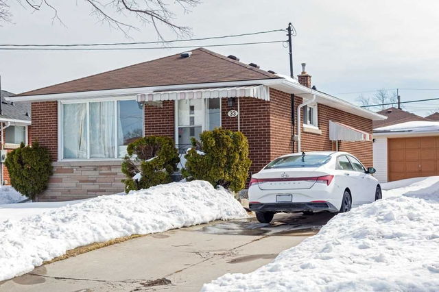 33 Claredon Avenue
