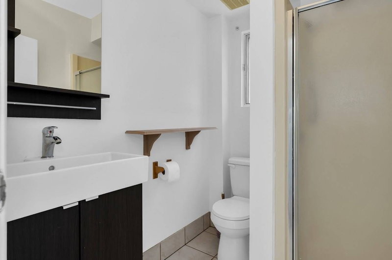 746 King St W, Hamilton, L8S 1J8 | Image 2