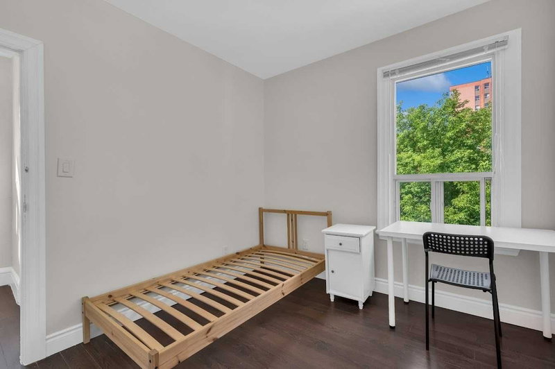 746 King St W, Hamilton, L8S 1J8 | Image 3