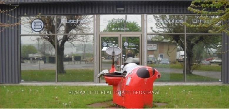 42 Kevco Pl, Kitchener, N2C 2G5 | Image 3